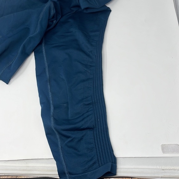 ATHLETA leggings Mesh Around Seamless Capri Medium - Picture 6 of 8